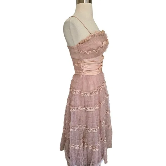 1950s Vintage Womens Pink Tulle Gown Dress Floral Detail - Picture 2 of 11